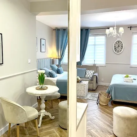 アパート Kamienica Arte 4 *